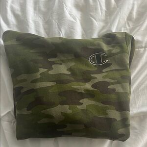 boys size large camo champion hoodie